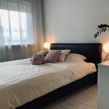 You'Ll Love This Large Apartment! Free Parking! Reval Exterior foto