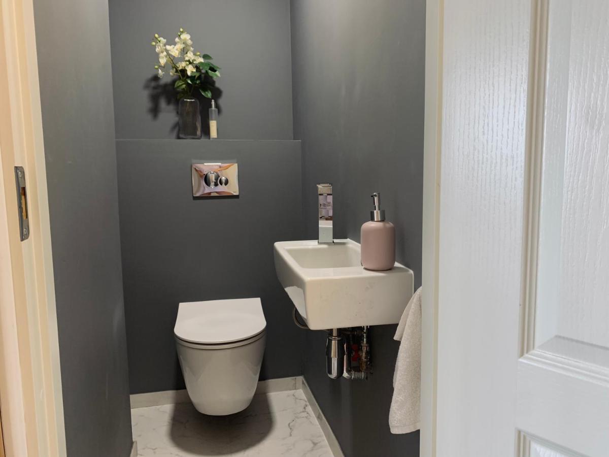 You'Ll Love This Large Apartment! Free Parking! Reval Exterior foto